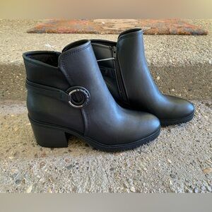 Baretraps Felicia Ankle Boots